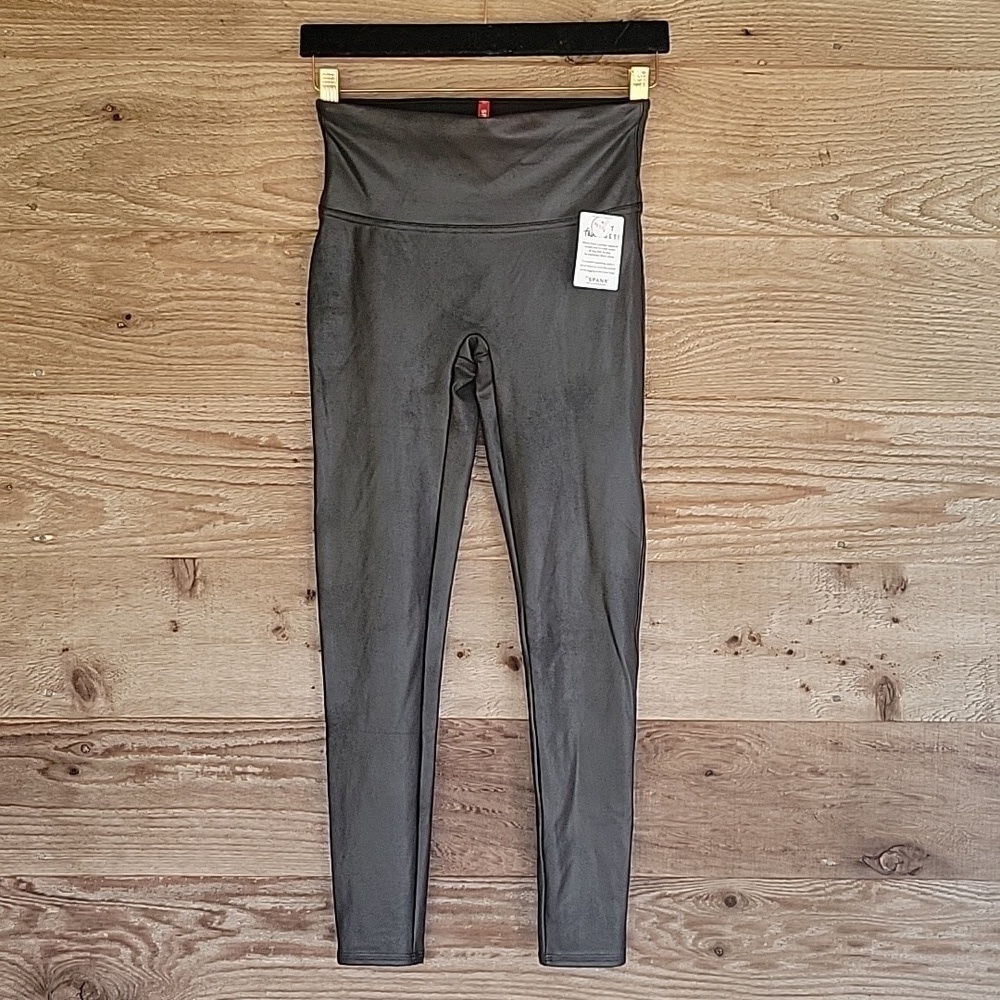 SPANX Size Medium Petite Black Faux Leather Leggings NWT
